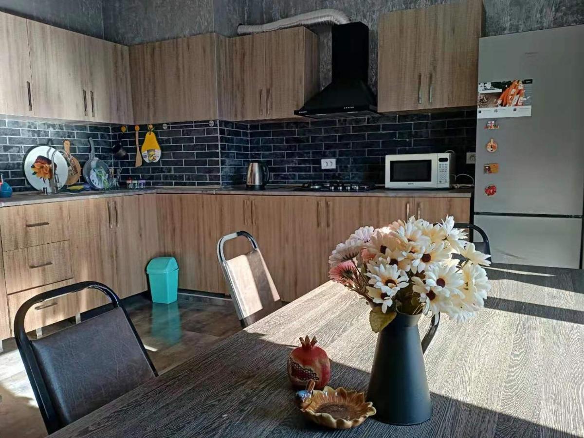 Chase Dream Hostel追梦空间 Batumi Ngoại thất bức ảnh